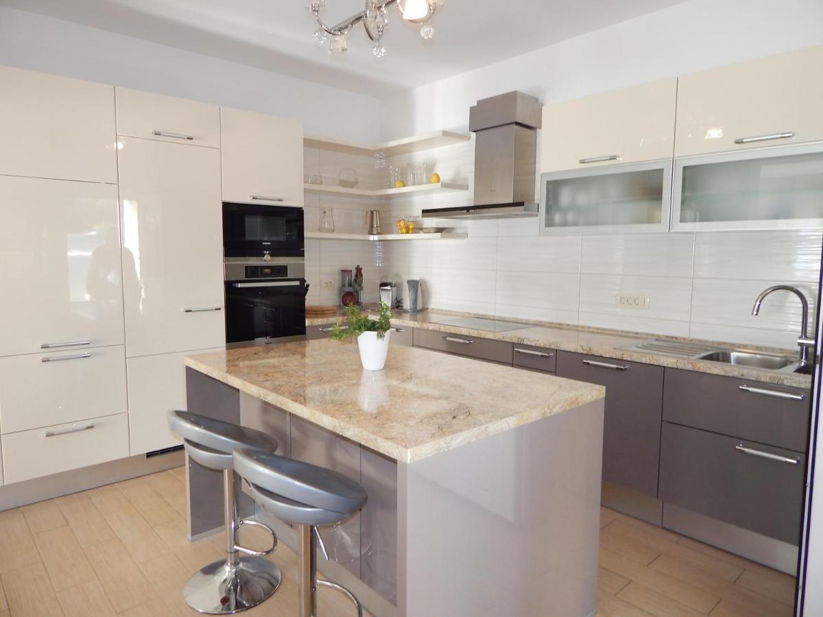 Rosemary Apartments Duce Ngoại thất bức ảnh